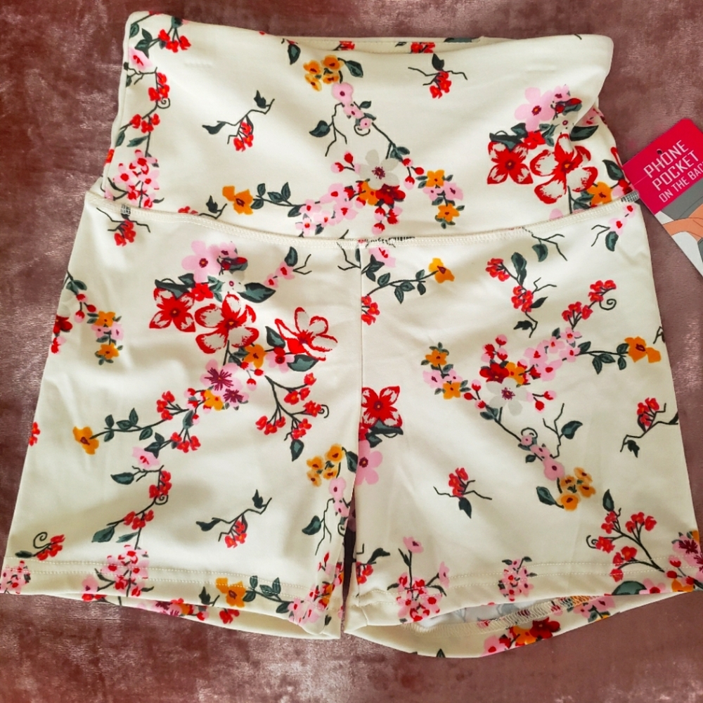 Shosho Floral Phone Pocket Biker Shorts